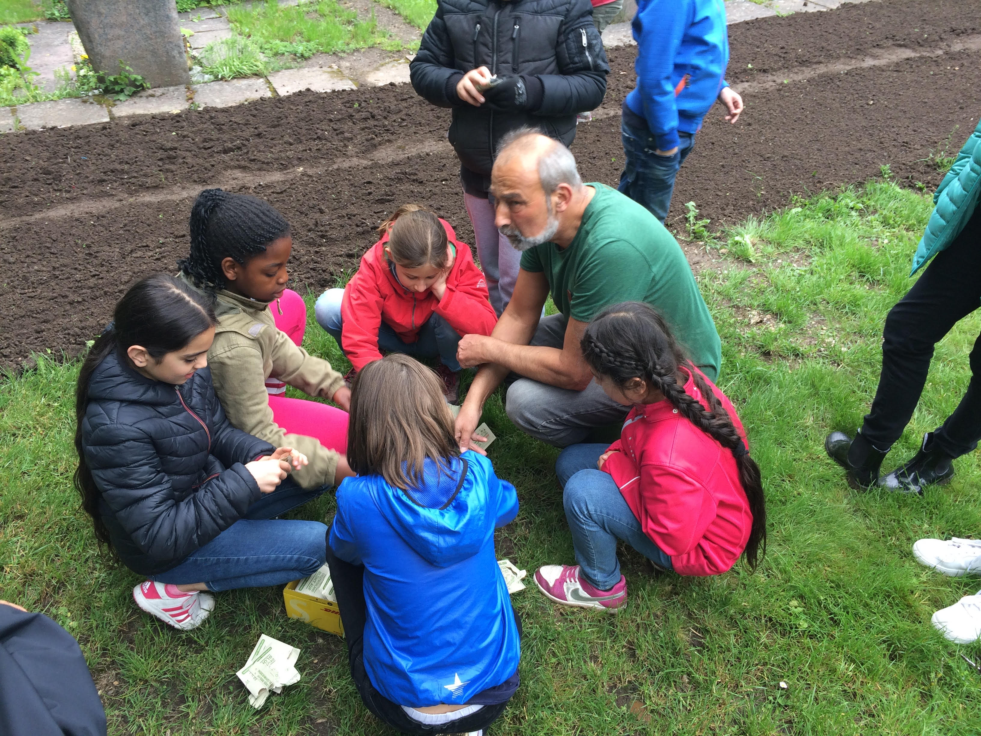 Deutschland blüht auf – Bardoschüler sähen Pflanzen
